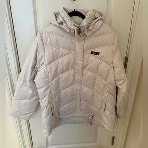 NWT Patagonia Women’s Down With It Jacket in Bone White/Cream XXL